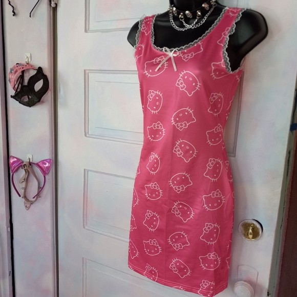 😵Hello Kitty slinky bodycon kawaii lace trim hot pink nwt summer ready dress - Picture 10 of 10